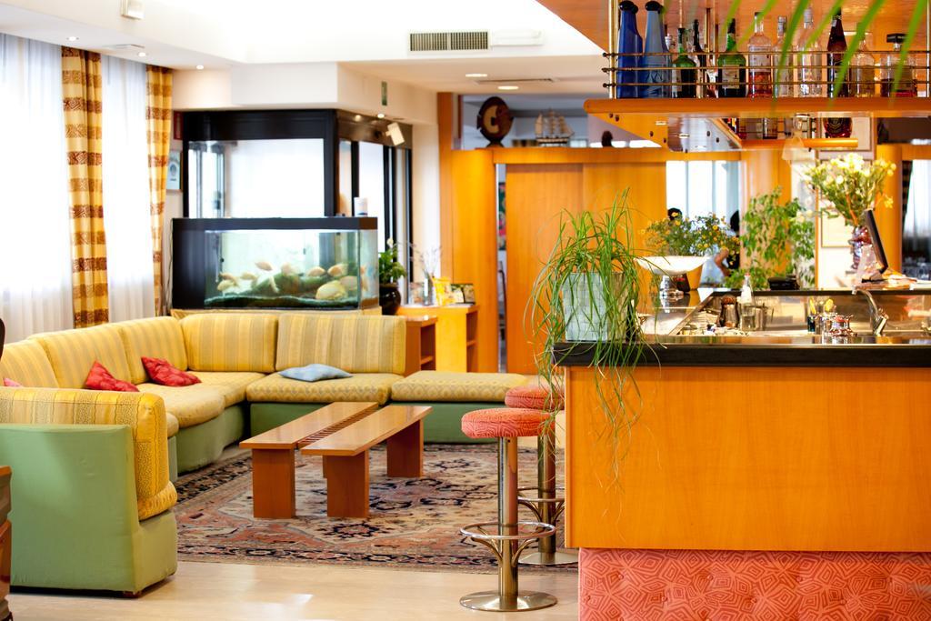 Hotel Canguro Сан-Бенедетто-дель-Тронто Экстерьер фото
